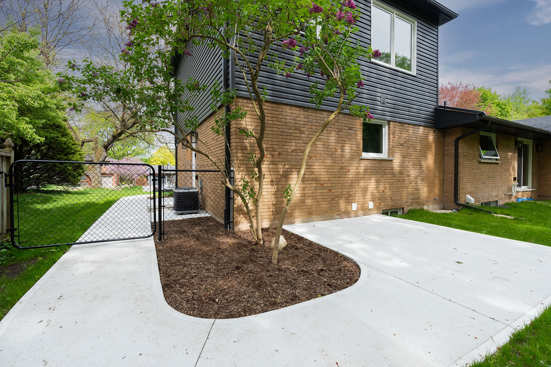 42 Bromleigh Ave-Exterior-22 copy