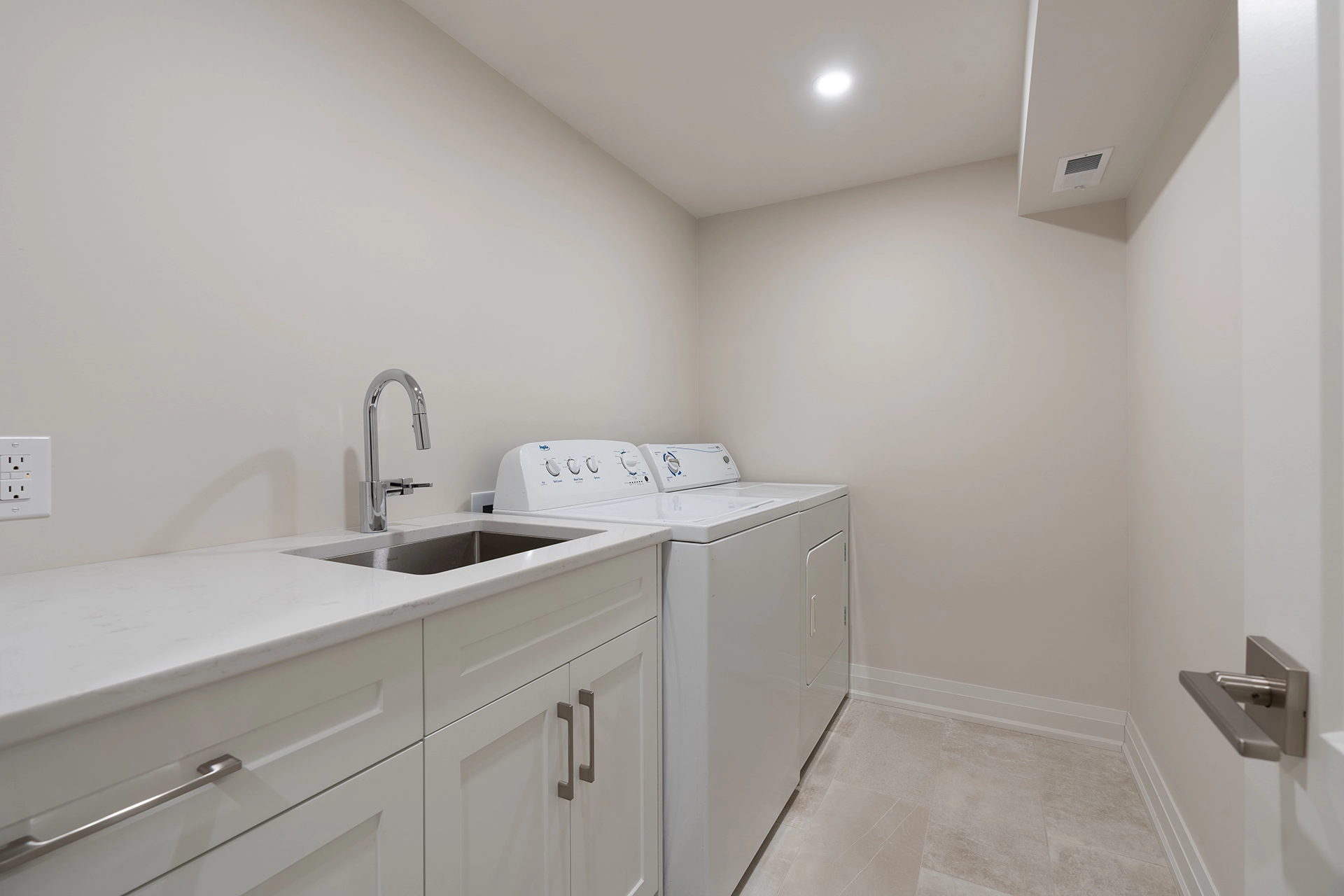 42 Bromleigh Ave-Interior-32 copy